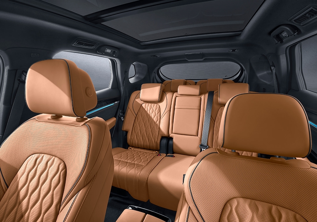 Vật liệu cao cấp xứng tầm một mẫu xe sang trọng